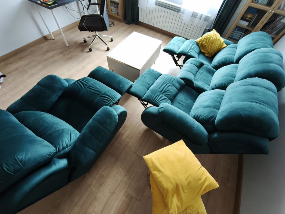 Zestaw wypoczynek sofa plus fotel obrotowy bujany. Butelkowa zieleń
