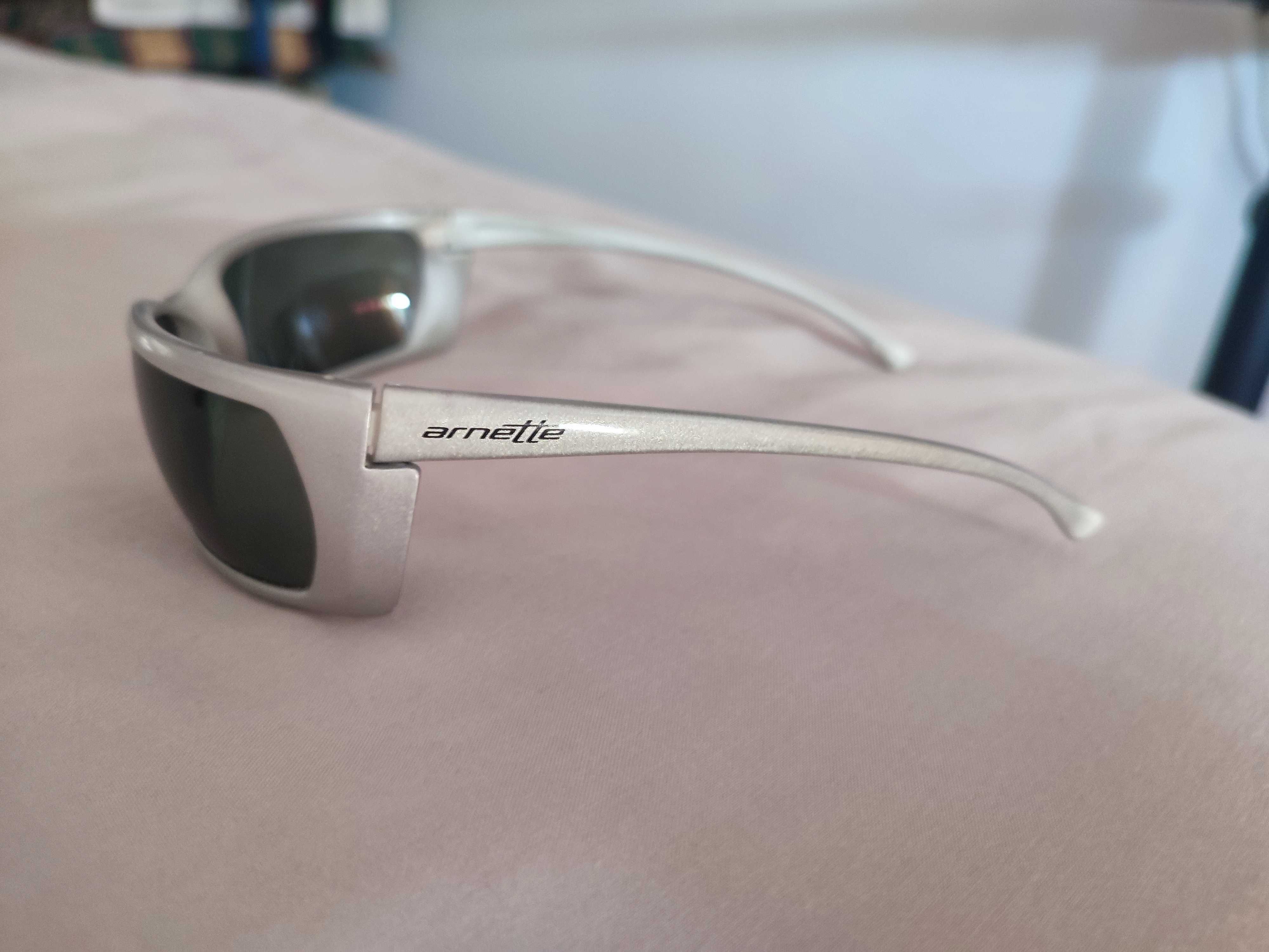 Óculos de Sol Arnette sem uso