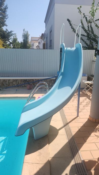 Escorrega de piscina
