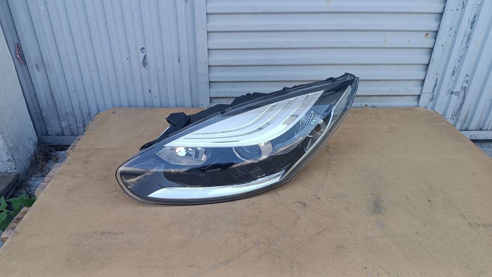 Vendo farol esquerdo de Renault Megane 3 ano 2014