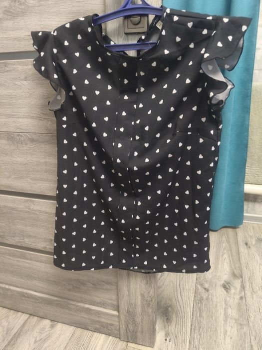 Блуза жіноча в горошок.