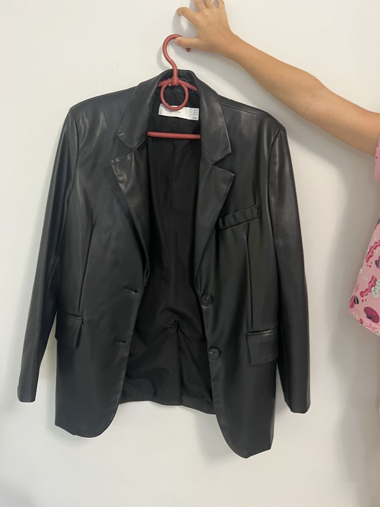 Піджак bershka чорний