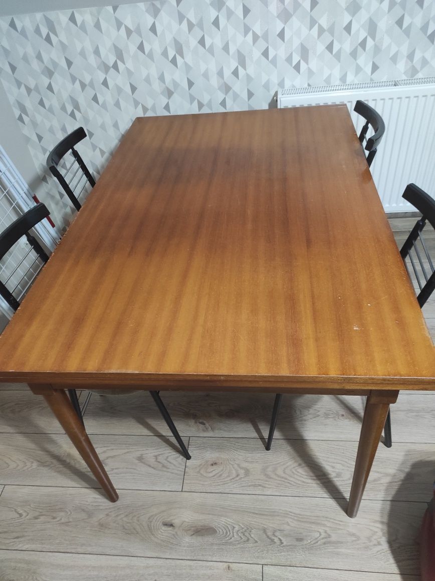 Stół drewniany rozkładany + 6 krzeseł