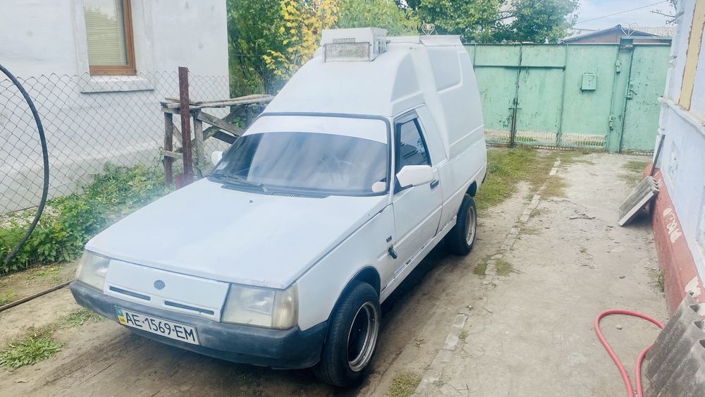 Продам Таврию 1.2 холодильник
