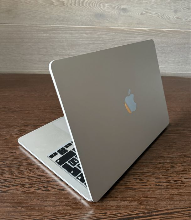 Офіційний MacBook Air M4 13”, 16/256GB, Silver (MW0W3UA/A), Київ