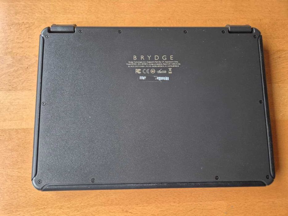 Продаю Apple iPad 8 (10,2") | 32 GB | Space Gray | + клавіатура