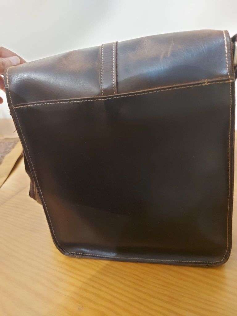 Bolsa de homem em pele