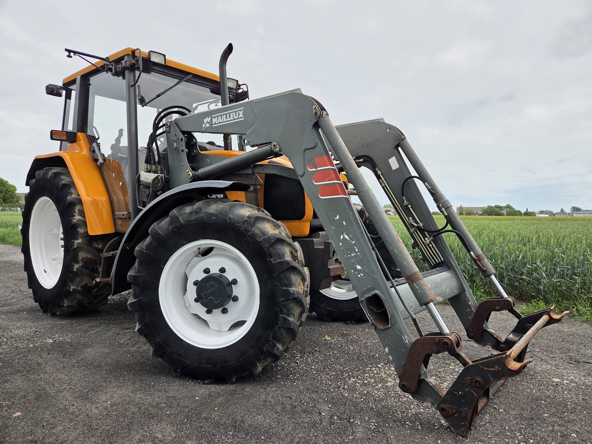 Ciągnik rolniczy Renault ceres 340 x ładowacz czołowy