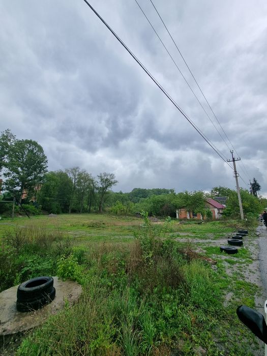 Левада, земельна ділянка 21 сотих, рівна,асфальтований під'їзд.