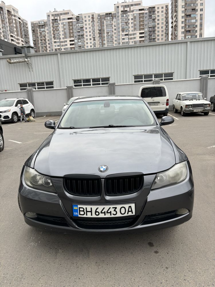 Продам BMW 320i 2005 год, обслужена
