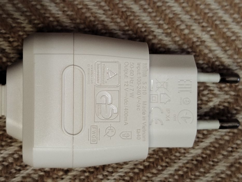 Блоки живлення PHILIPS4.3v-70mA,BRAUN 12v/400mA для бритви,