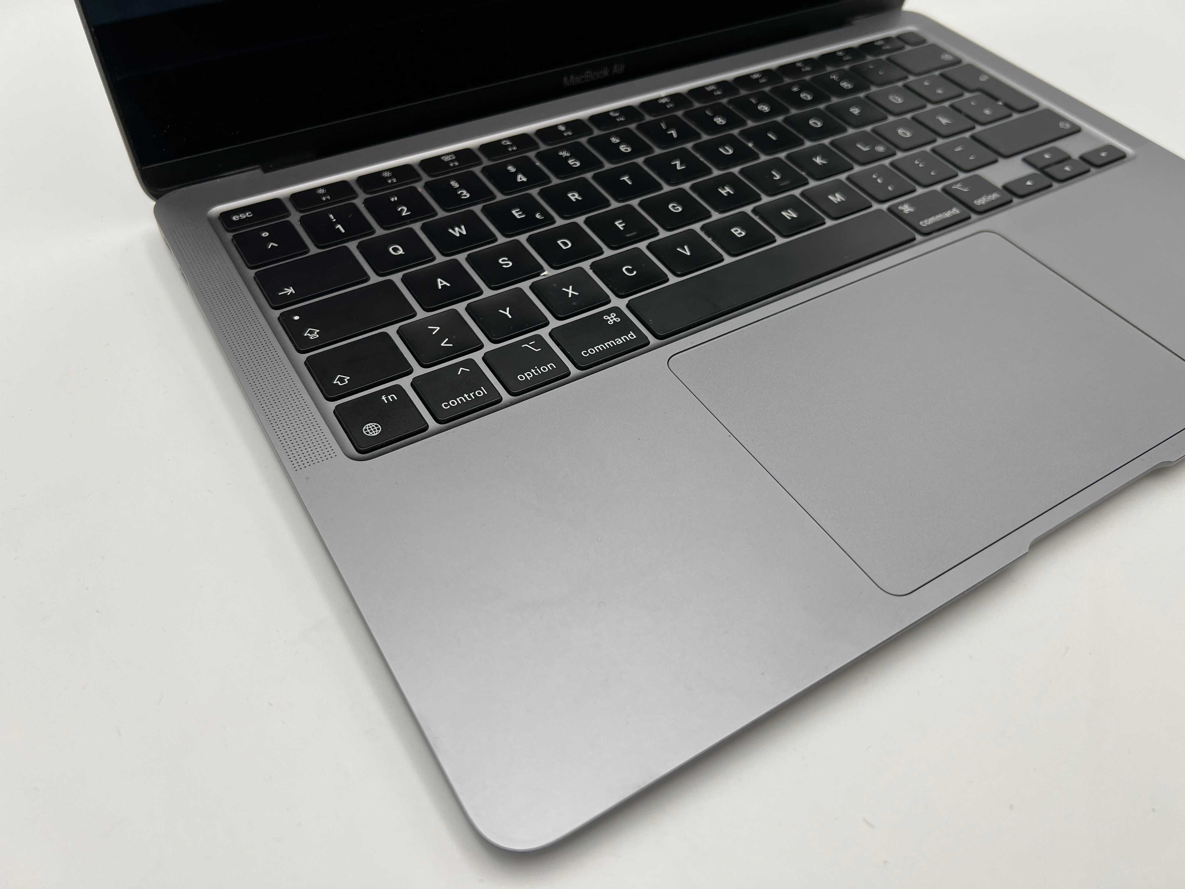 Apple Macbook Air 2020 M1/8/256GB