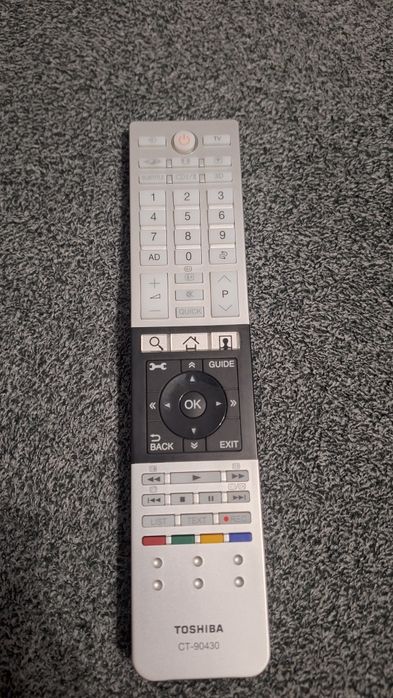 Pilot TV  TOSHIBA CT-90430 Bardzo ładny stan! 100% sprawny!