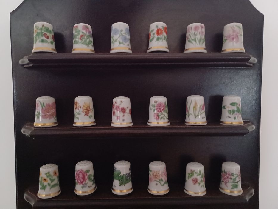 Coleção completa de 30 Dedais em loiça Limoges