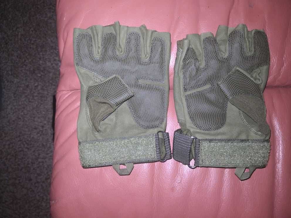 Тактичні рукавички з відкритими пальцями