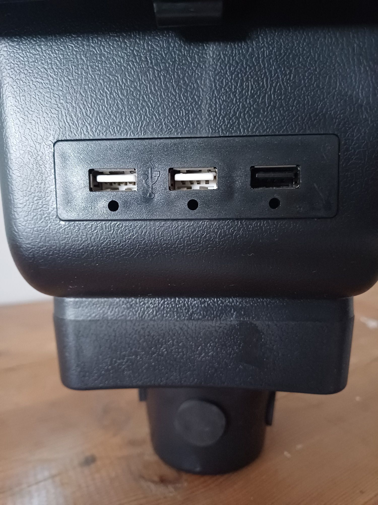 Apoio de braço para o carro