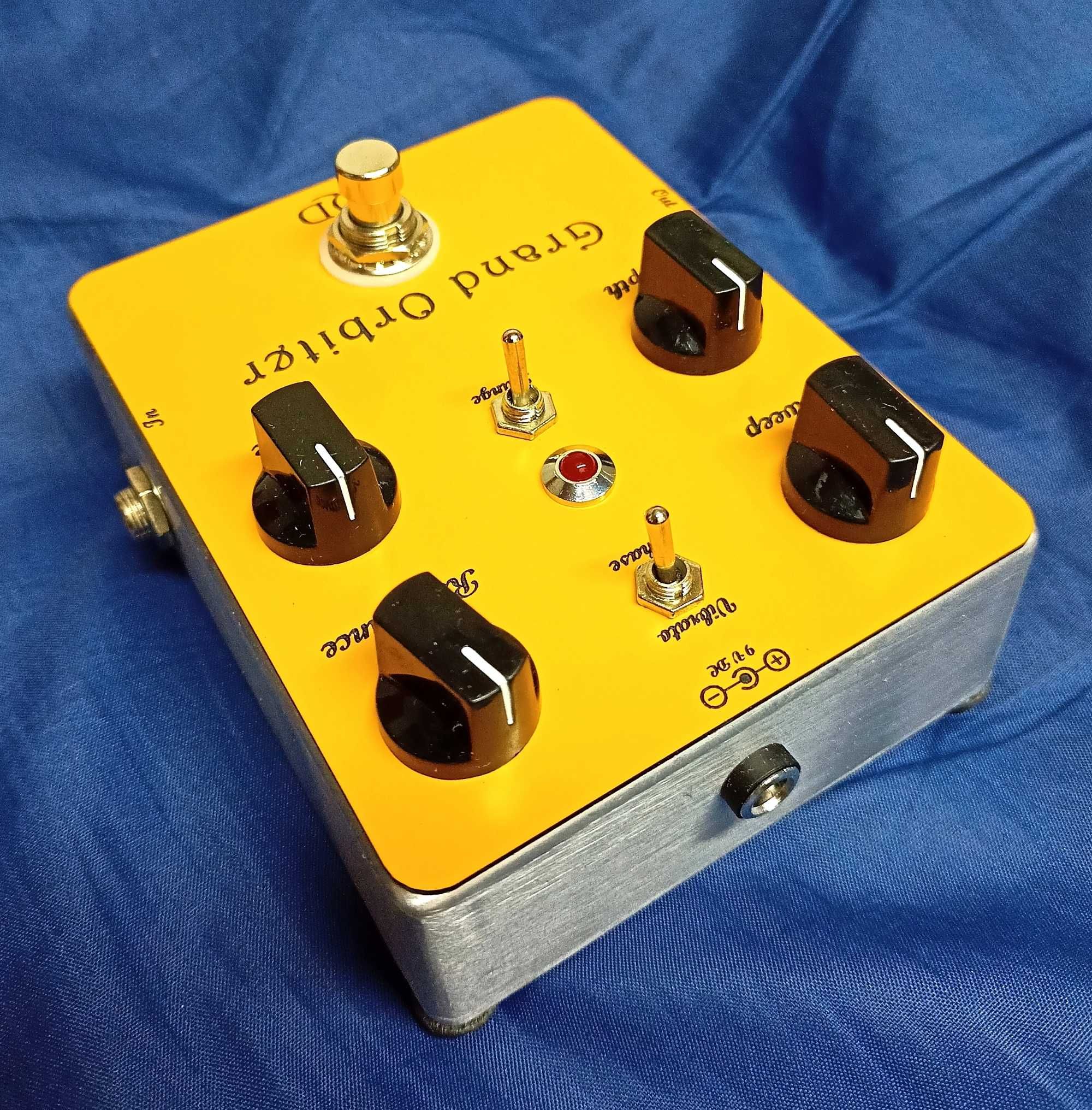 Efekt gitarowy EQD Grand Orbiter Phase Machine (klon)