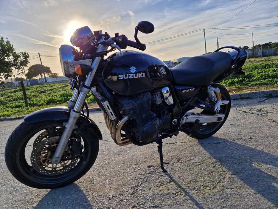 Suzuki GSX 750 F