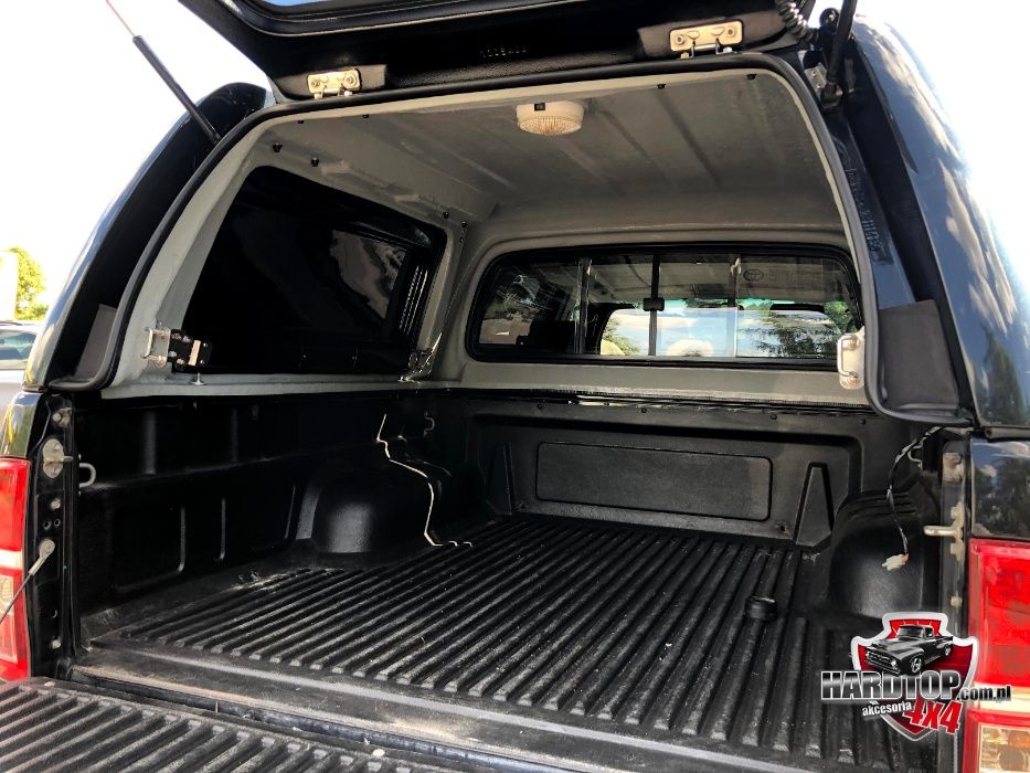 Zabudowa Toyota Hilux 05-15 otwierane klapy z boku!