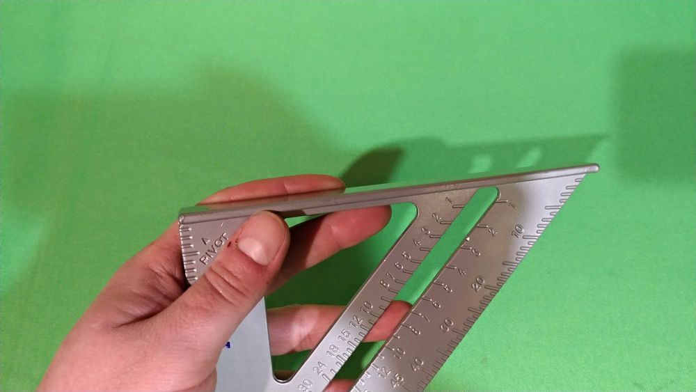 Угольник свенсона кутник металлический