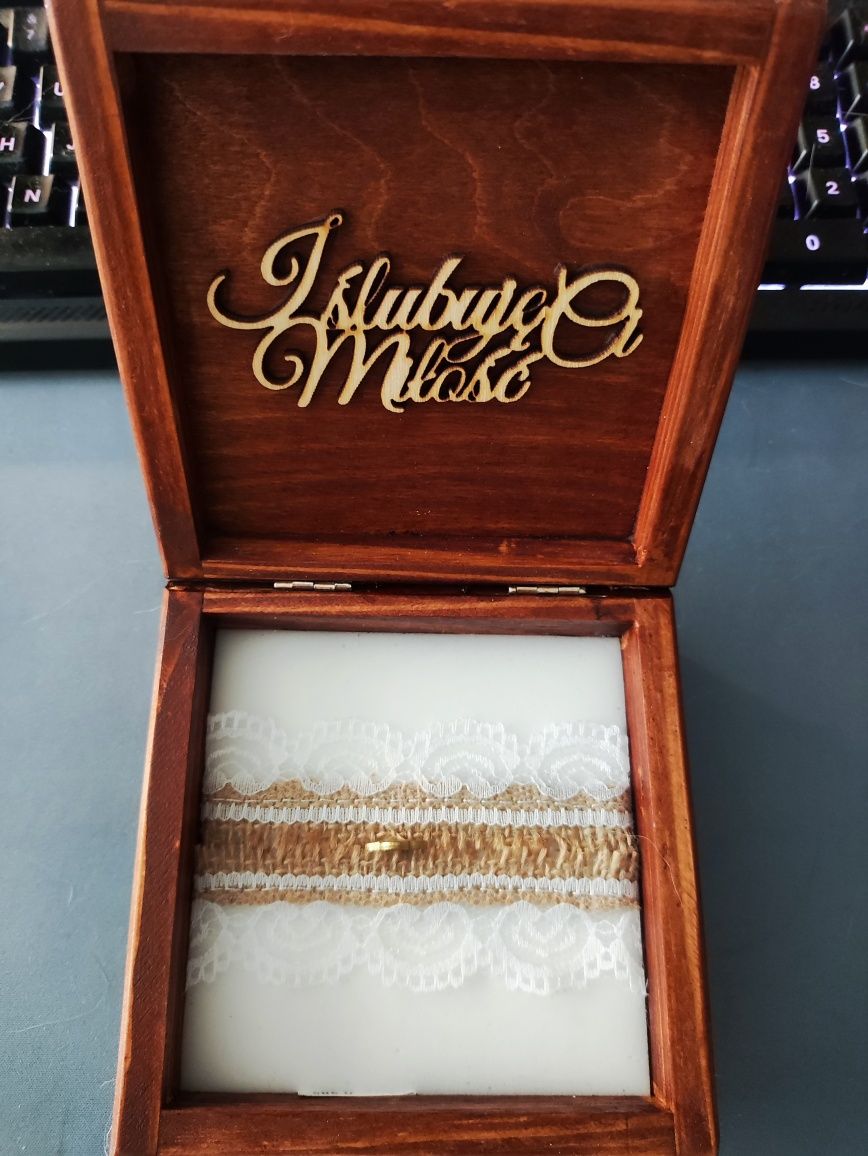 Ślubne pudełko na obrączki