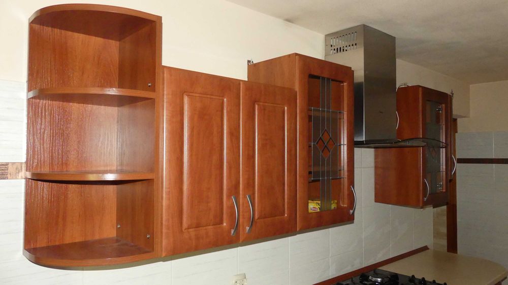 Szafki kuchenne wiszące używane.