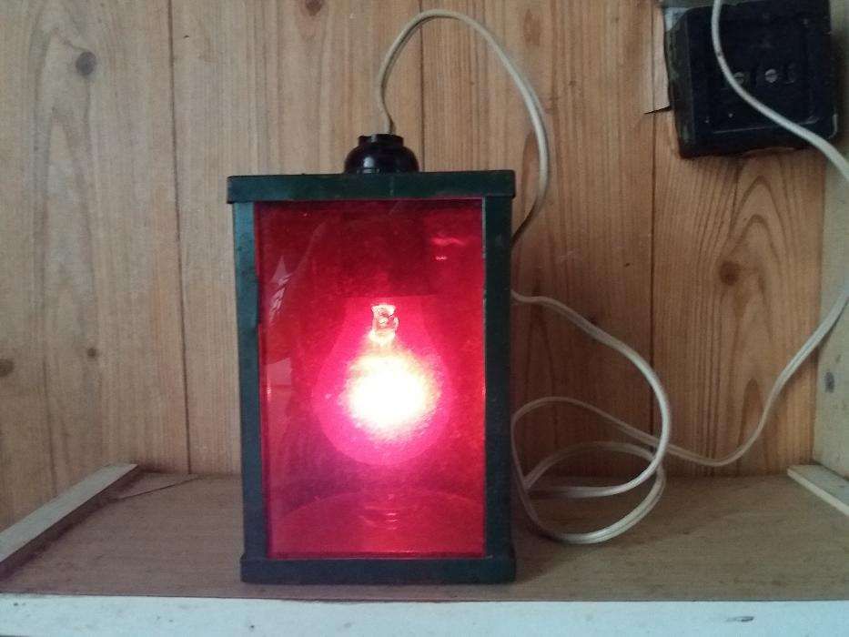 Красный фонарь..