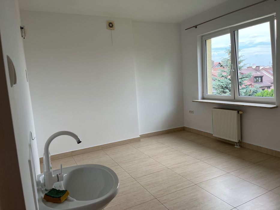 Gabinet 16 m2 w salonie fryzjersko-kosmetycznym, od zaraz