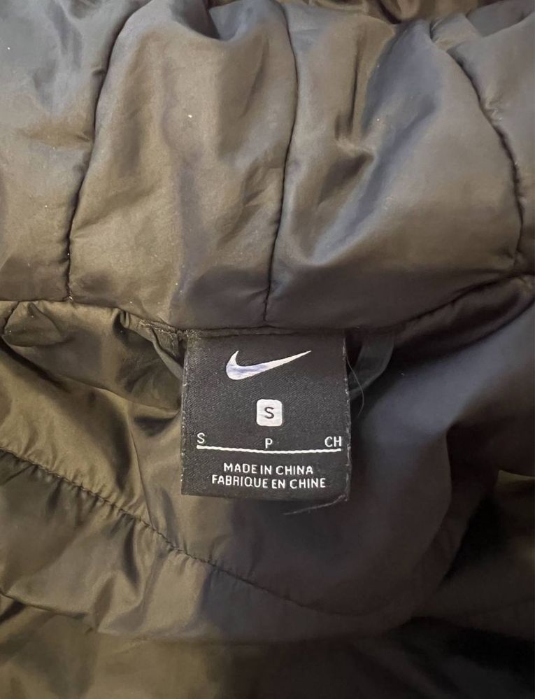 Спортивна куртка Nike FC.YB