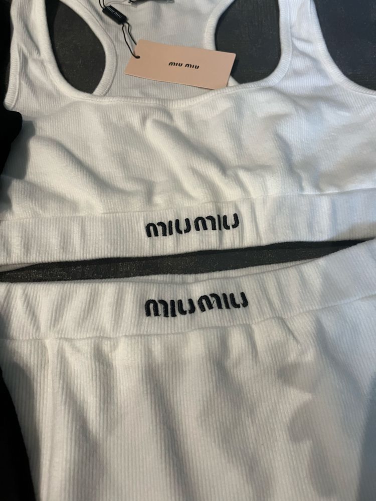 Белье Miu Miu. Топ,шорти Miu Miu