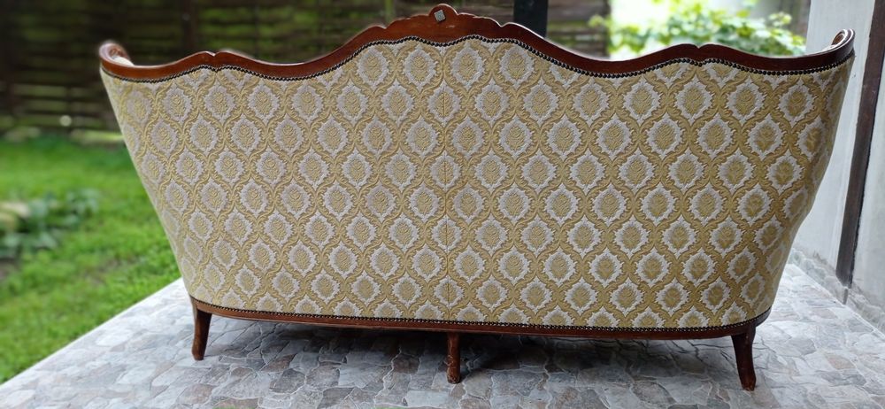 Sofa w stylu Ludwikowskim