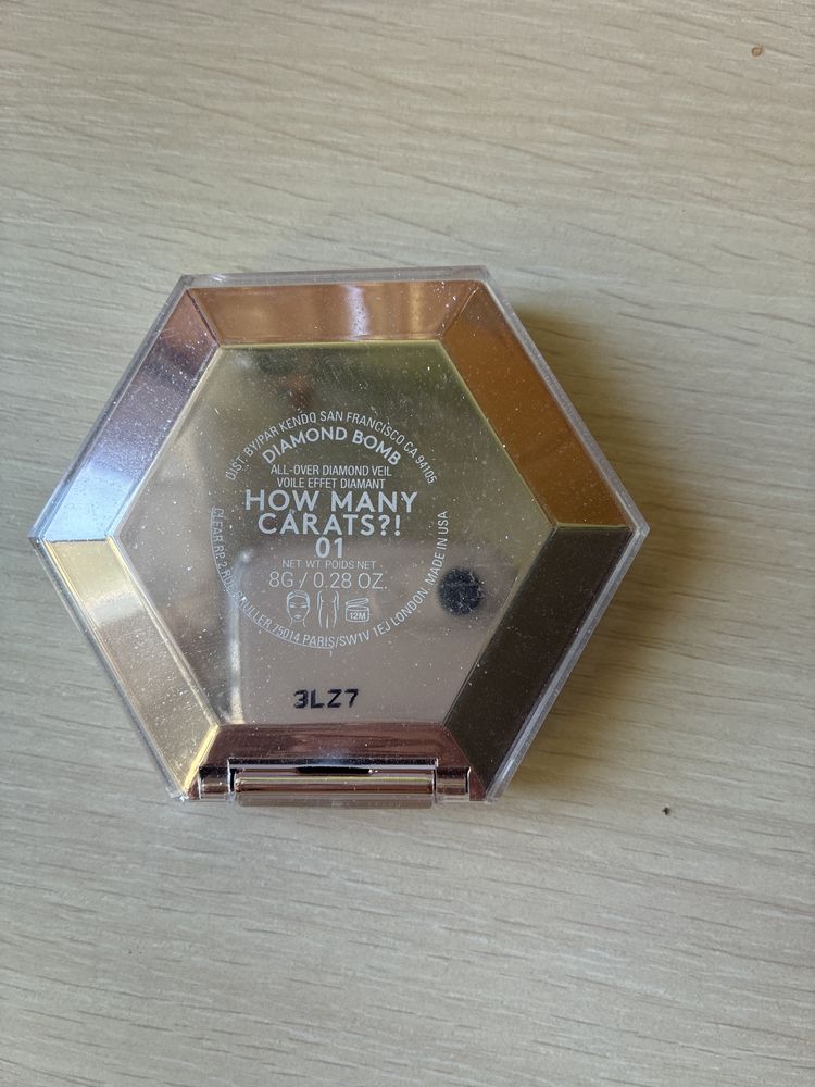 Fenty Beauty Diamond Bomb rozświetlacz