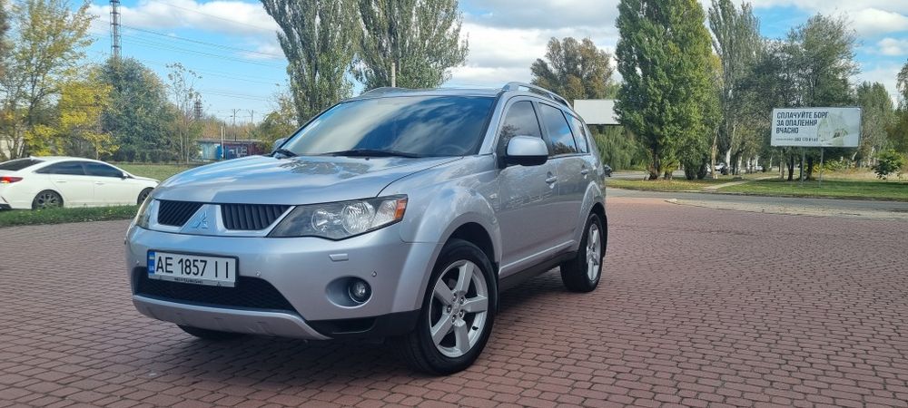 Продам Mitsubishi Outlander XL