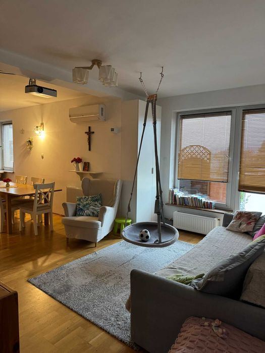 Mieszkanie w doskonałej lokalizacji, w bardzo dobrym stanie.