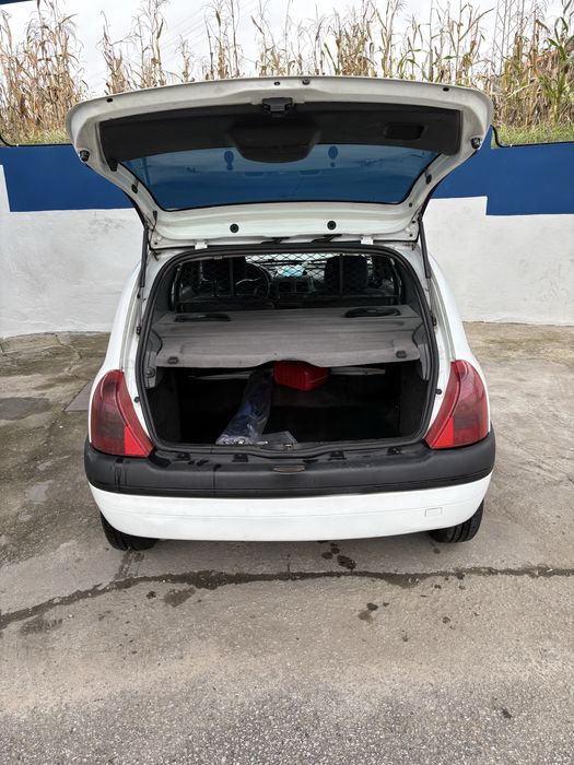 Reunault Clio 1.9D - Economico, Fiavel e Pronto a circular