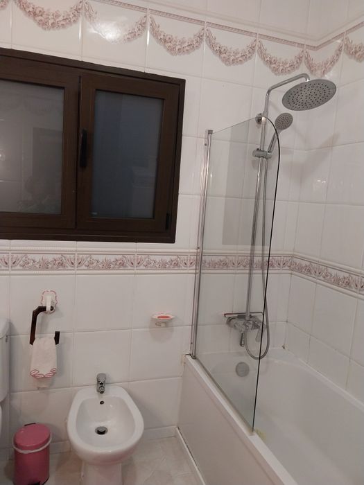 Alugo quarto numa vivenda