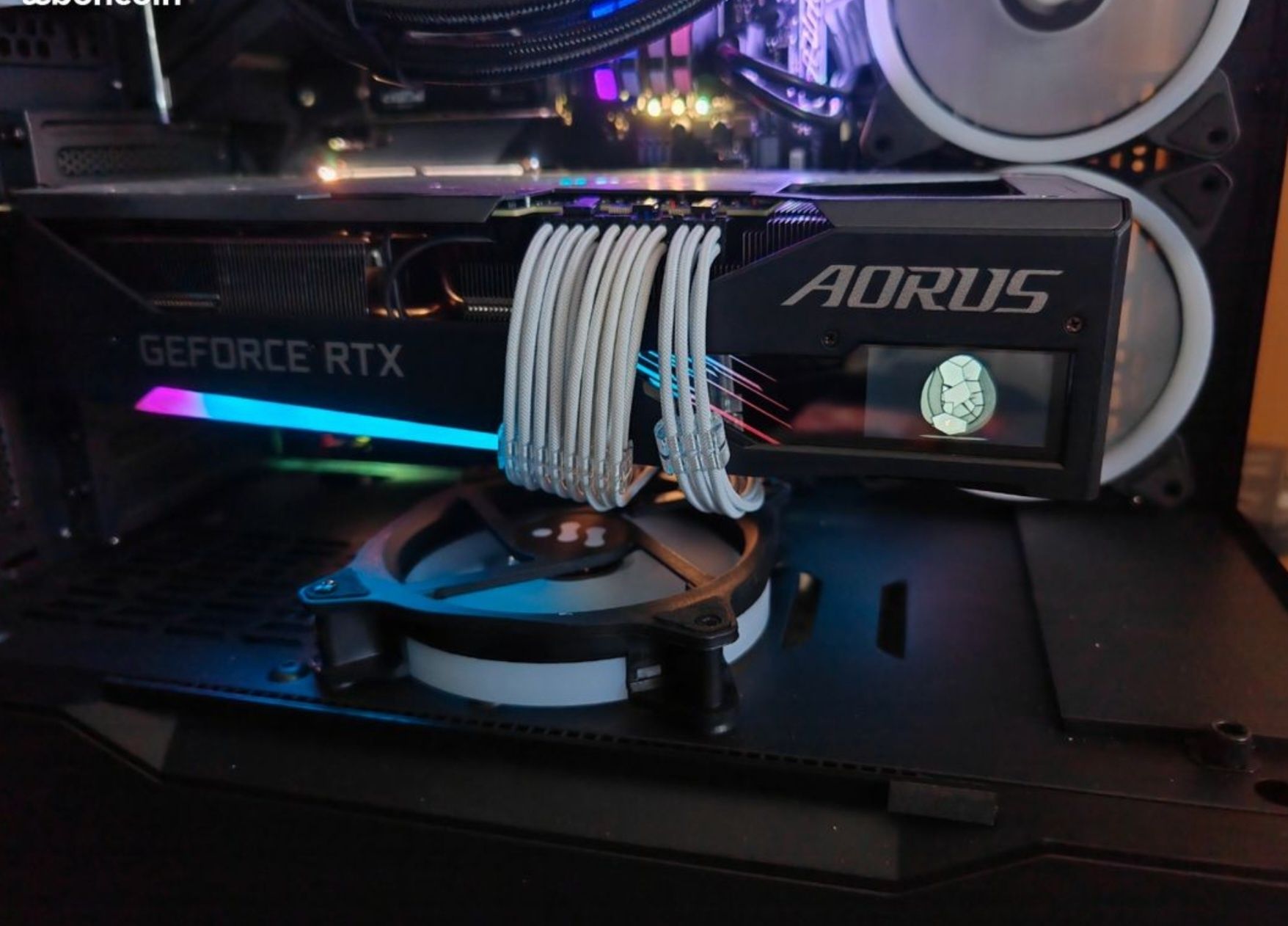 Placa gtafica AORUS RTX 3070 Ti 8 Go Master com  LCD personalizável