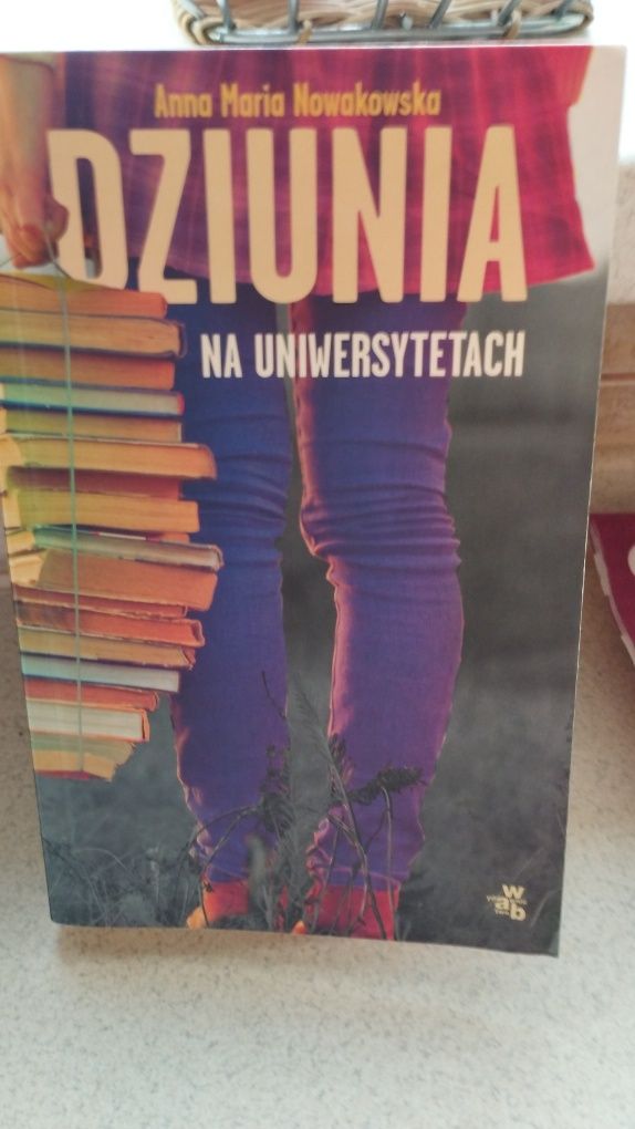 Dziunia na Uniwersytetach