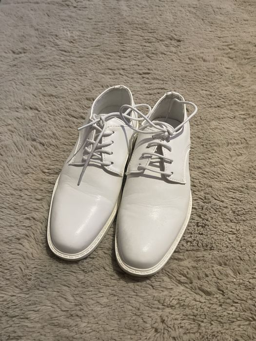 Buty biale dla chłopca na komunie wesele bal itp 36