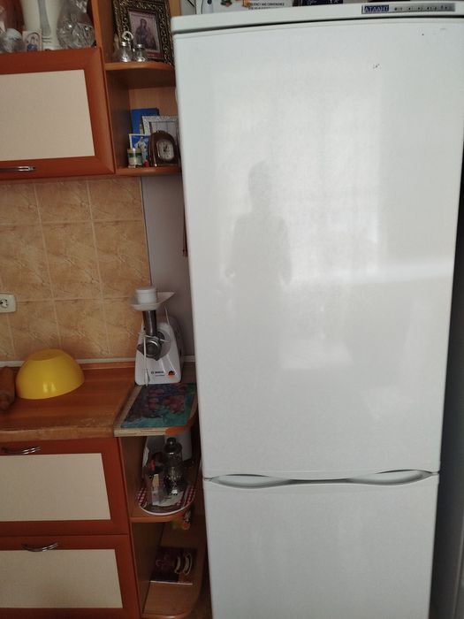 Продам холодильник Атлант