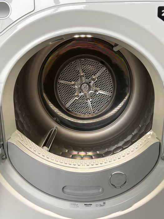 Сушильна машина Miele TWF 505 WP