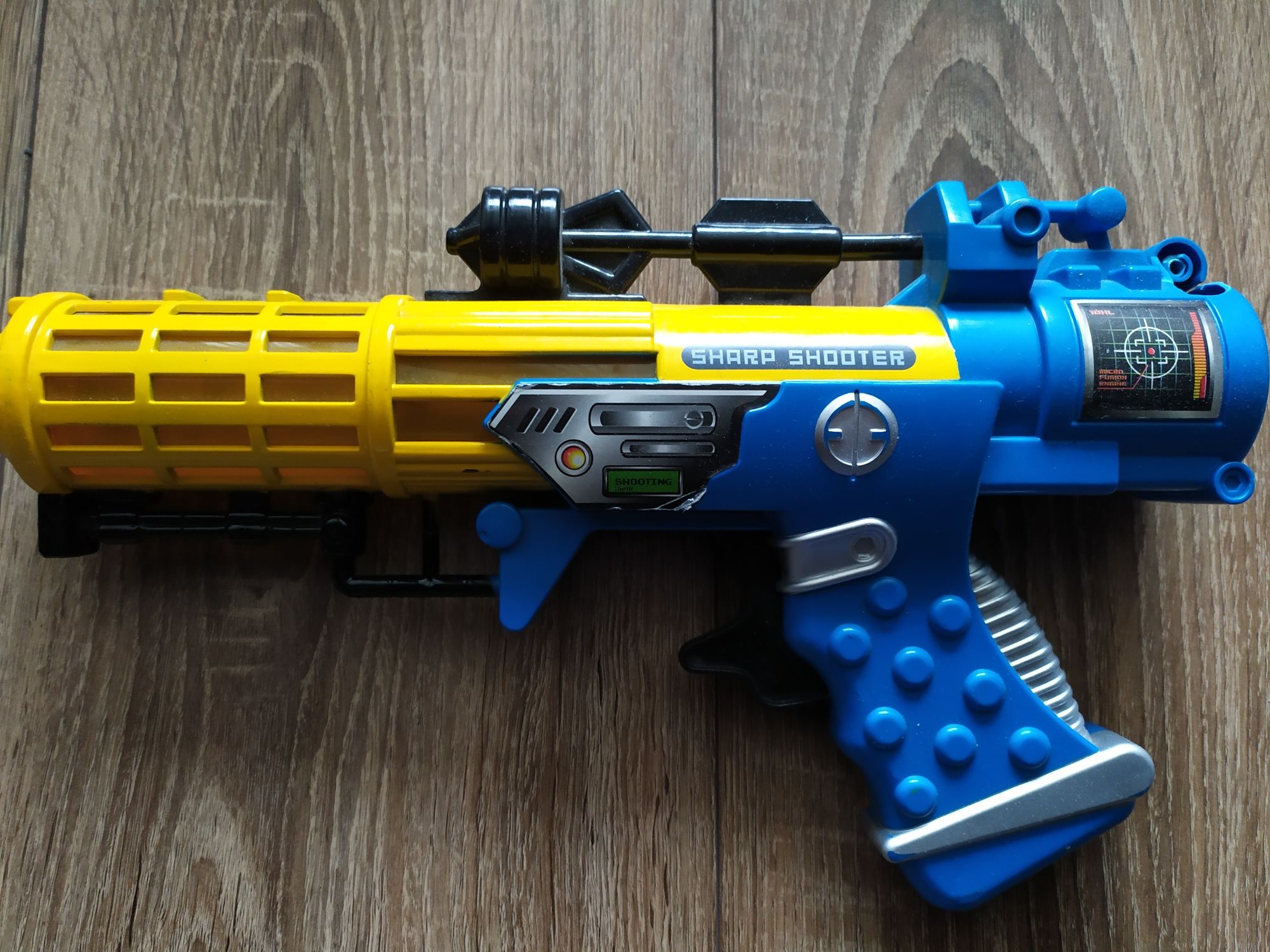 Pistolet plastikowy Flash Gun zabawka 3+ błyska strzela