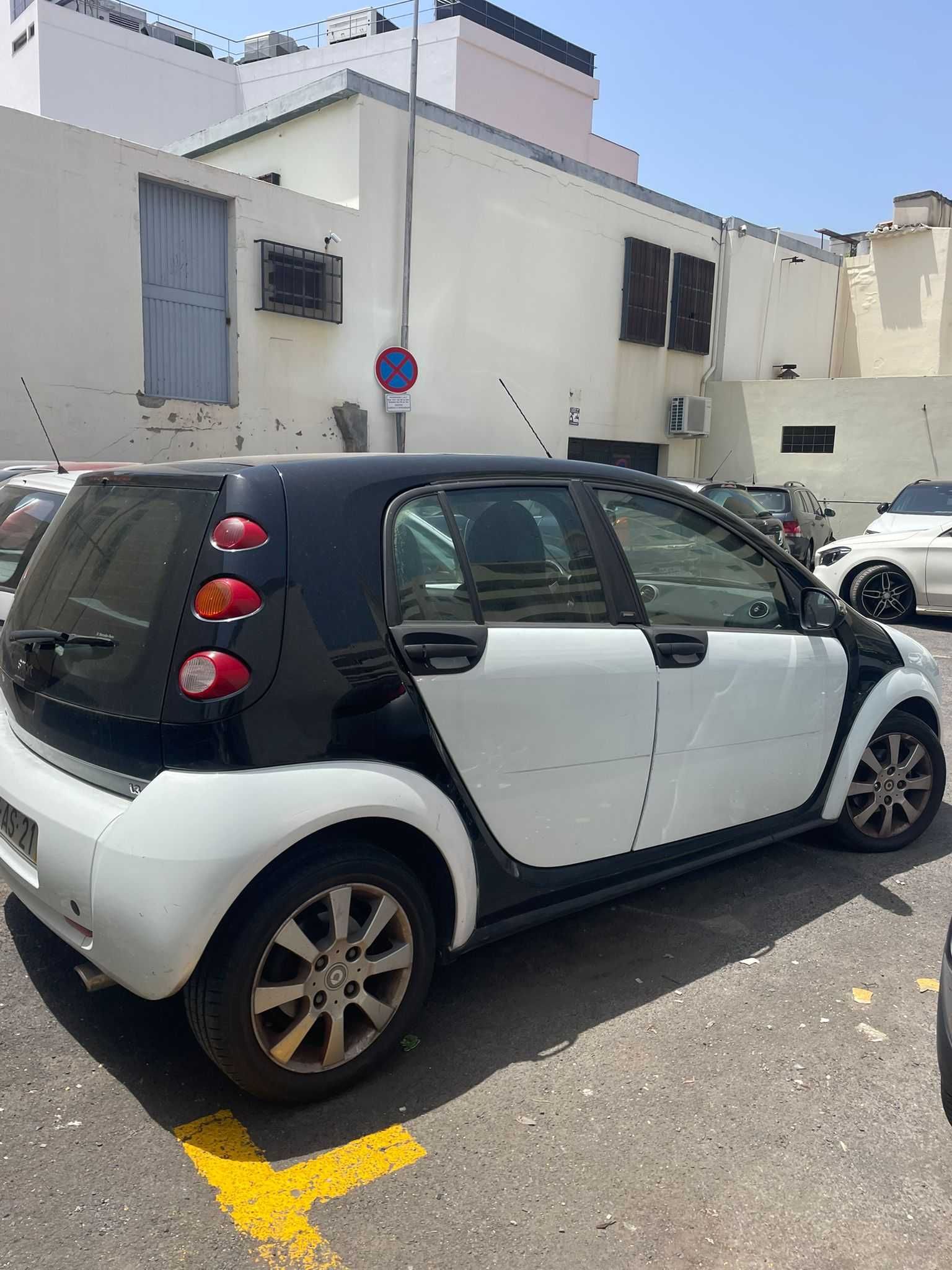 Vendi Smart inspeção até Novembro em bom estado ano 2005