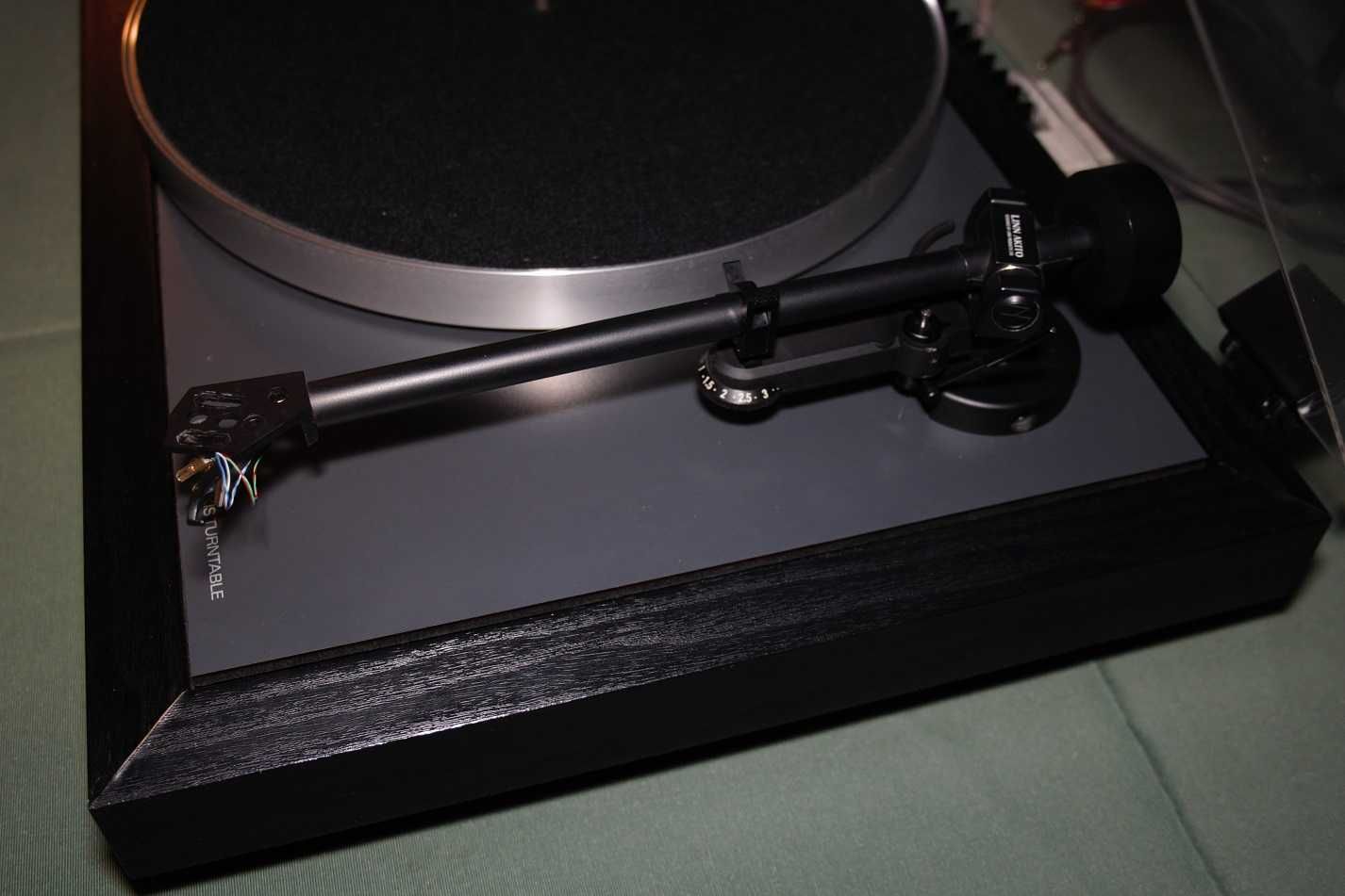 Gramofon Linn Axis z ramieniem Linn Akito