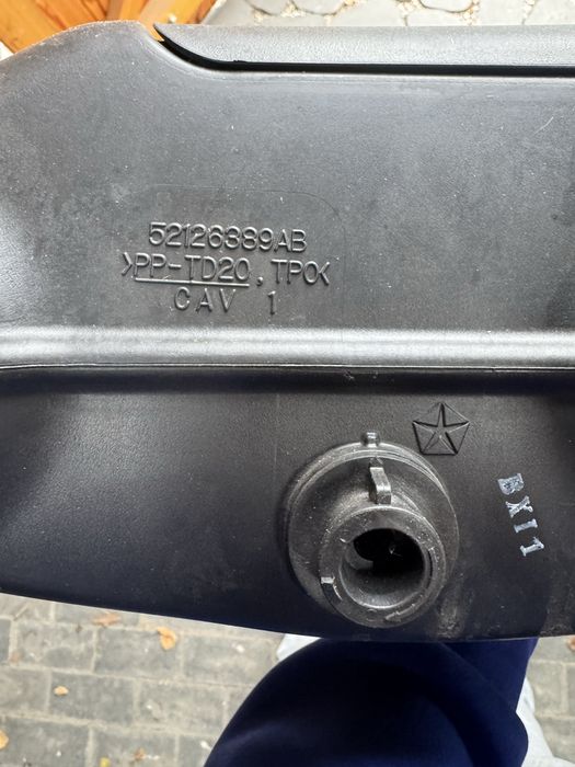 Rezonator dolot powietrza Dodge Durango 5,7 hemi R/T 2014-20.