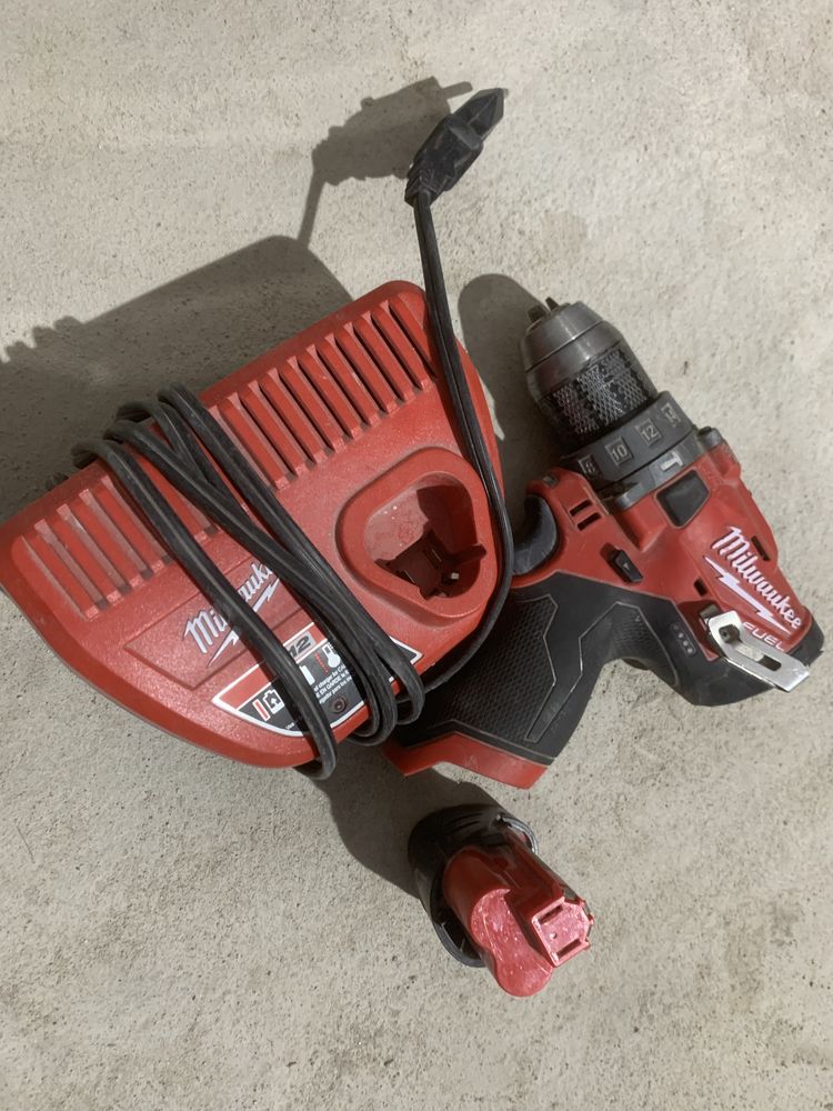 Milwaukee 2504 в хорошому стані!