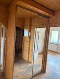 Szafa dwudrzwiowa z lustrami