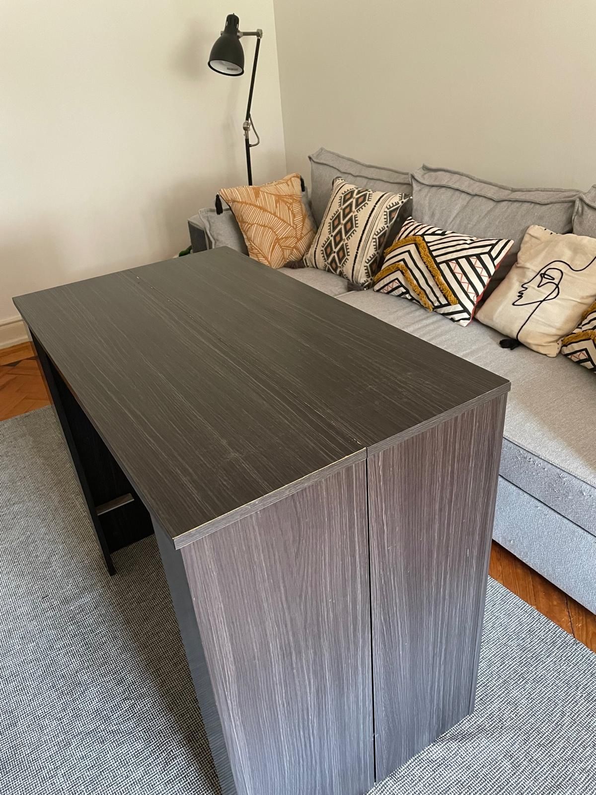 Mesa de jantar estilo aparador e extensível