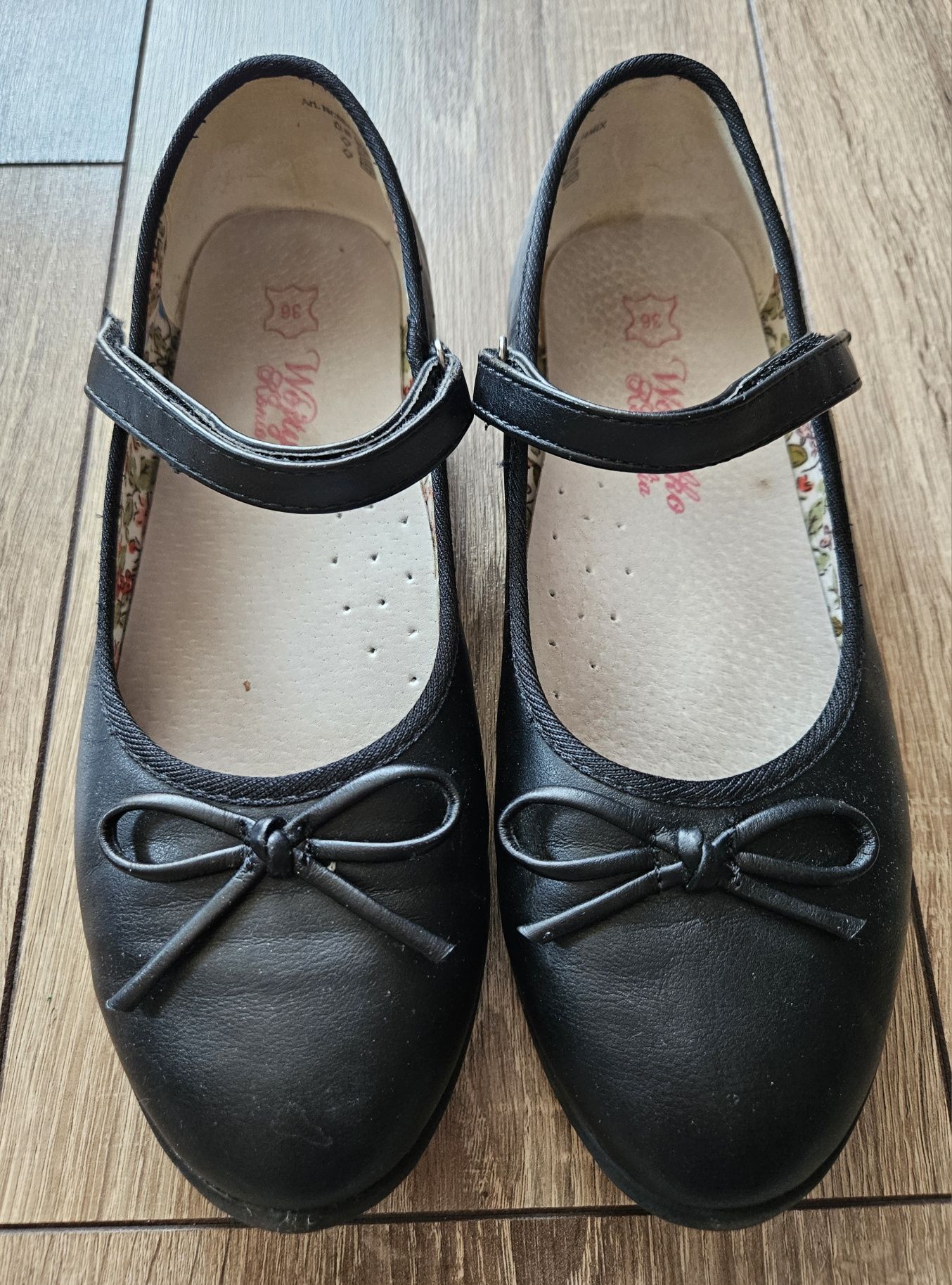 Czarne baleriny dziewczęce Wojtyłko rozmiar 36, dł. wkładki 22,5 cm