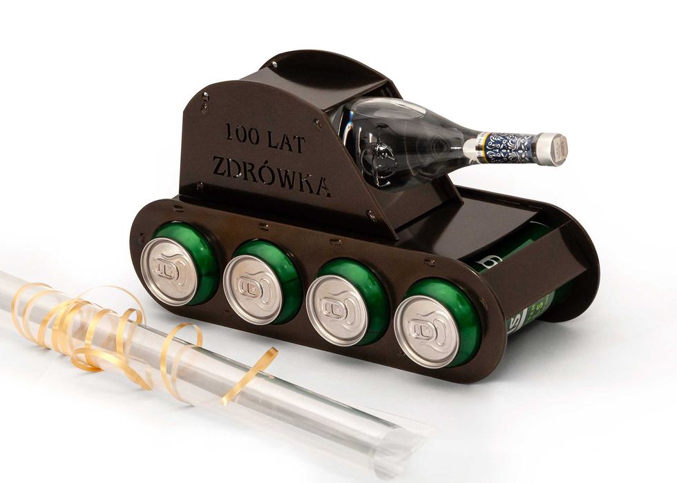 Śmieszny prezent na 18 30 40 urodziny czołg na alkohol metalowy